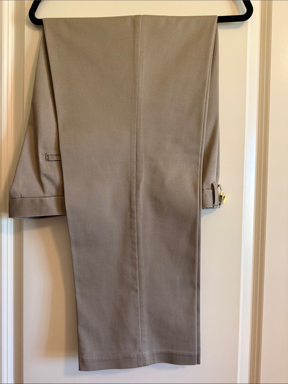 Dockers Men's Chino Pants in Light Khaki- Flat Front- 40x32